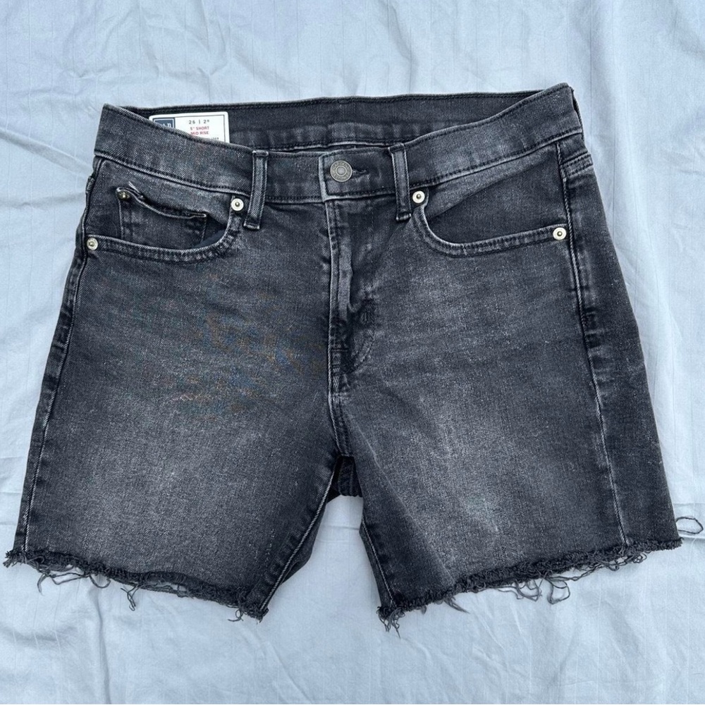 GAP 5” Mid Rise Charcoal Denim Shorts Women’s Size 26